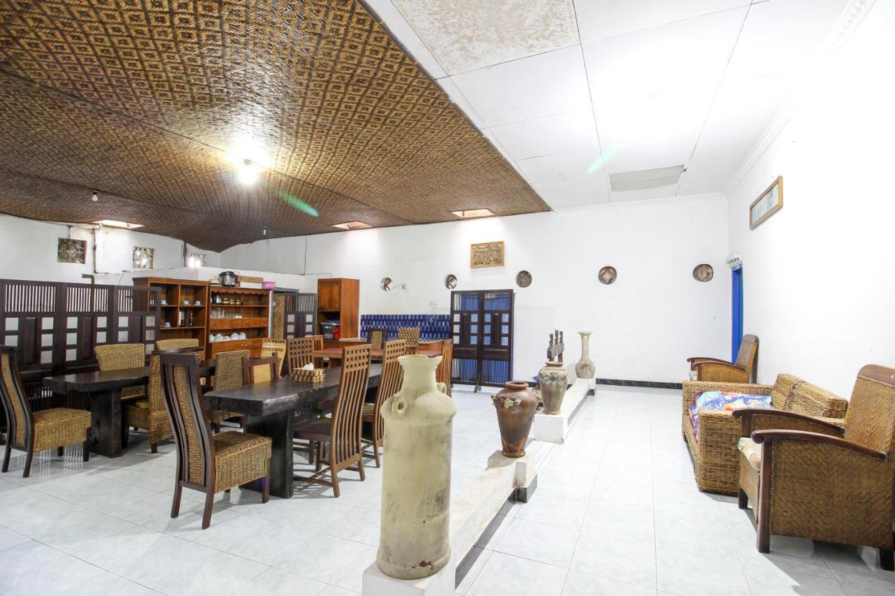 Reddoorz Near Rumah Sakit Wirosaban Salakan Екстер'єр фото