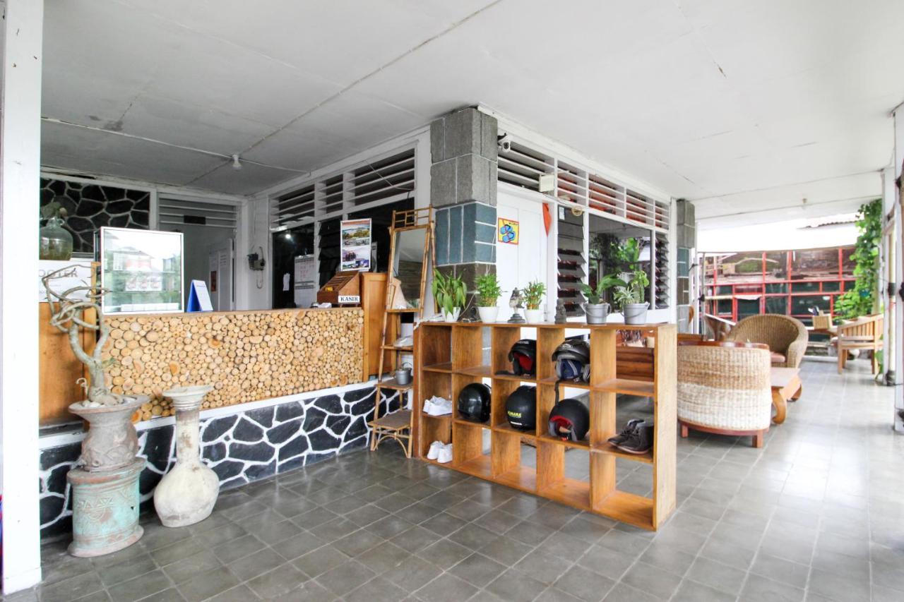 Reddoorz Near Rumah Sakit Wirosaban Salakan Екстер'єр фото