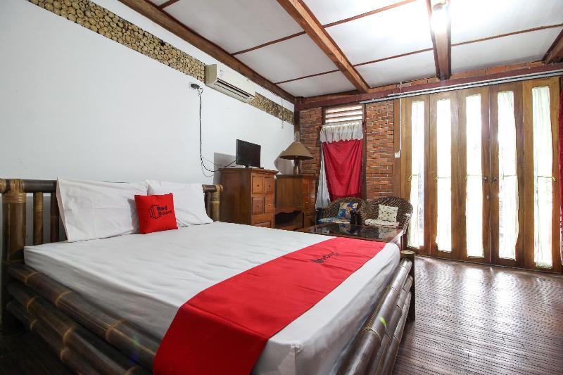 Reddoorz Near Rumah Sakit Wirosaban Salakan Екстер'єр фото